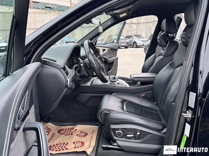 Audi Q7 E-Tron 40 interauto-car