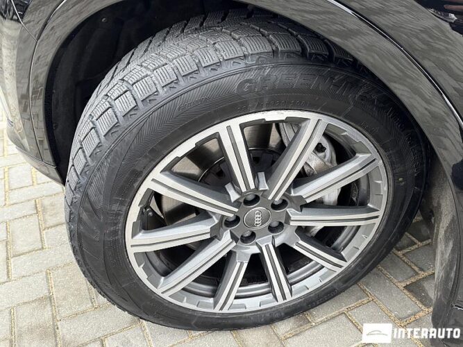 Audi Q7 E-Tron 51 interauto-car