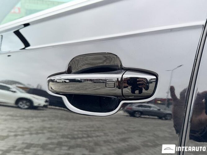 Audi Q7 E-Tron 52 interauto-car