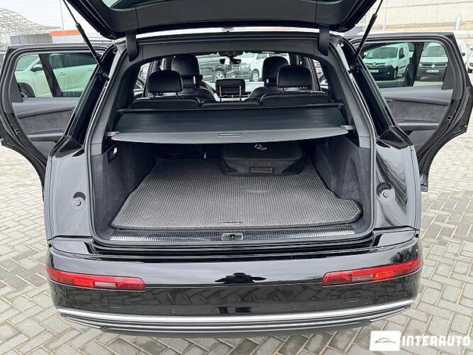 Audi Q7 E-Tron 56 interauto-car