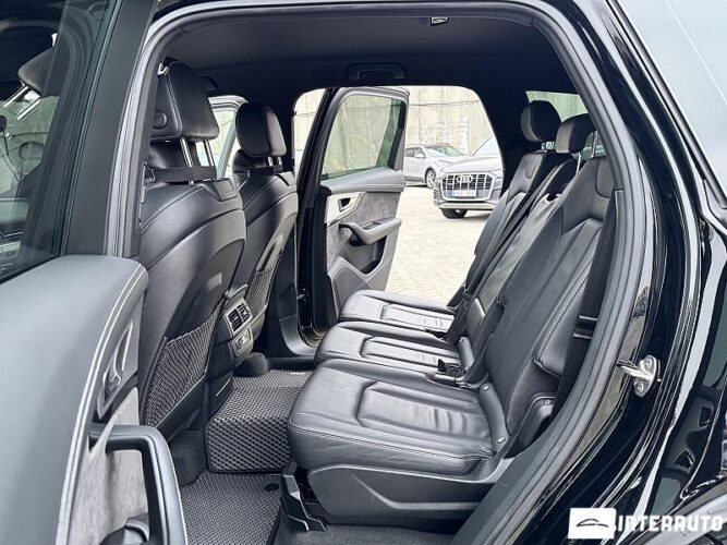 Audi Q7 E-Tron 47 interauto-car