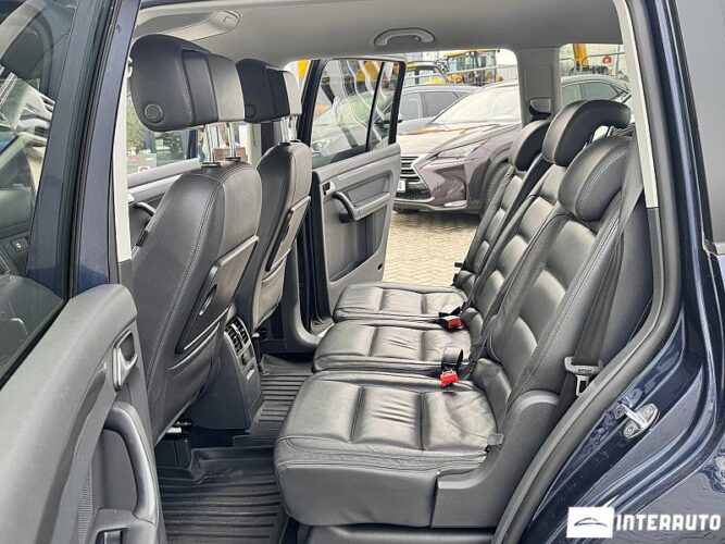 Volkswagen Touran 40 interauto-car