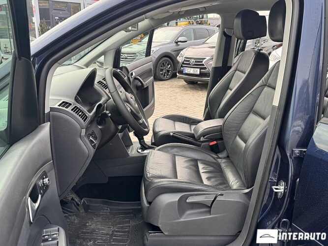 Volkswagen Touran 33 interauto-car