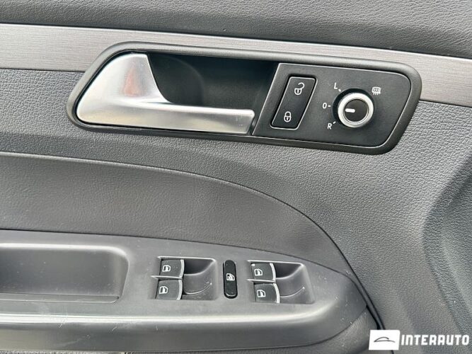 Volkswagen Touran 44 interauto-car