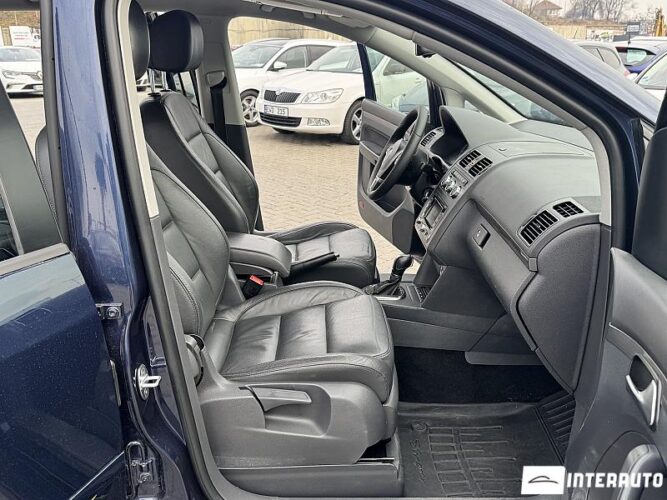 Volkswagen Touran 42 interauto-car