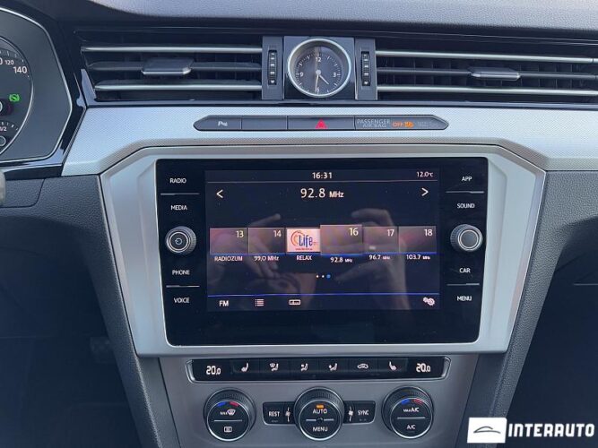 Volkswagen Passat 52 interauto-car