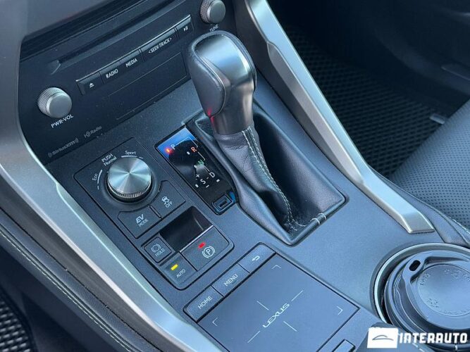 Lexus NX 300H 45 interauto-car