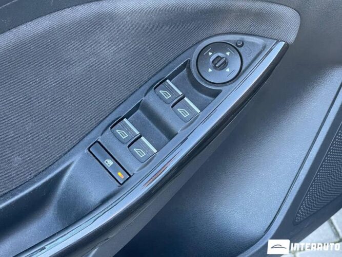 Ford Focus 31 interauto-car