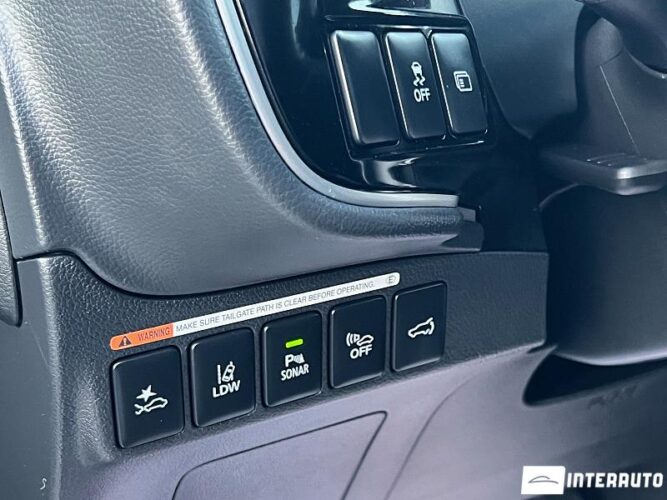 Mitsubishi Outlander 48 interauto-car