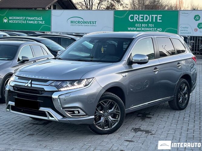 Mitsubishi Outlander 33 interauto-car