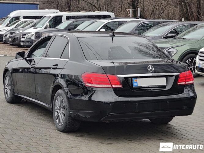 Mercedes E 200 30 interauto-car