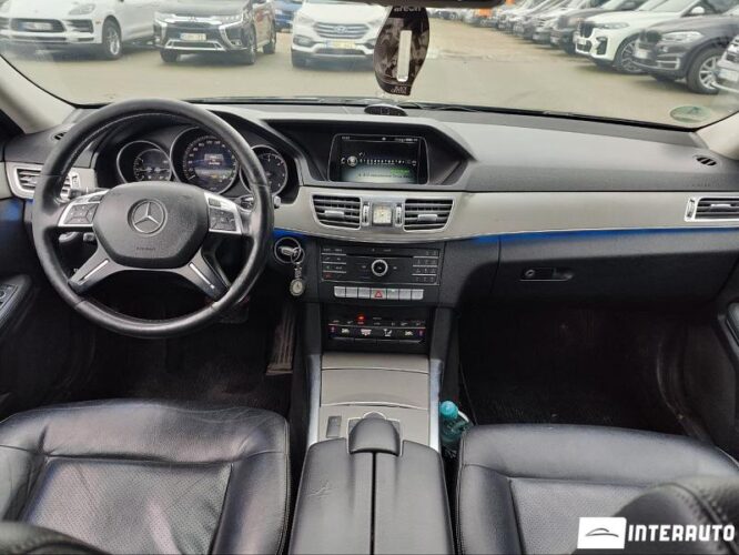 Mercedes E 200 32 interauto-car