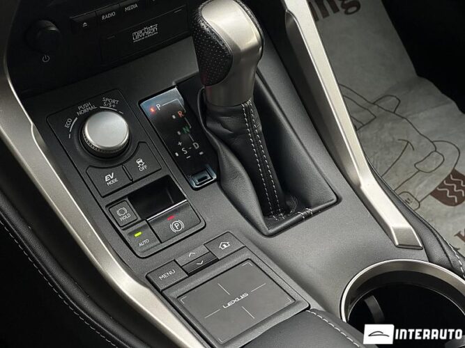 Lexus NX 300H 57 interauto-car