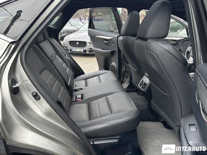 Lexus NX 300H 61 interauto-car