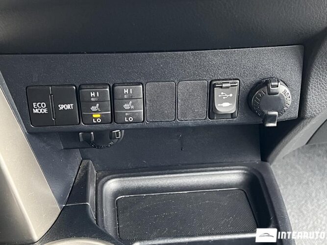 Toyota Rav-4 44 interauto-car