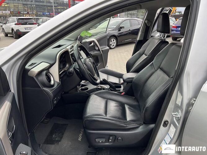 Toyota Rav-4 38 interauto-car