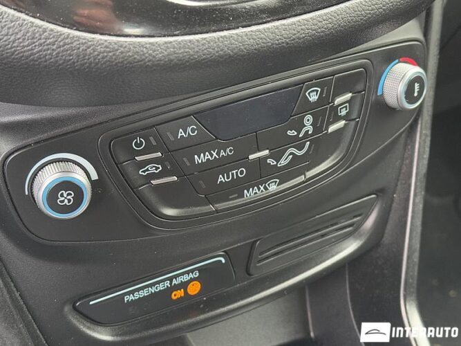 Ford B-MAX 42 interauto-car