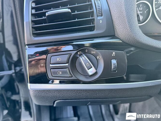 BMW X4 2.0D 44 interauto-car