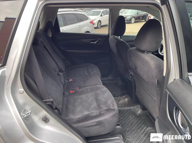 Nissan X-Trail 53 interauto-car