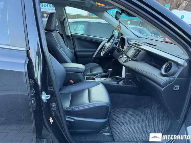 Toyota Rav-4 38 interauto-car