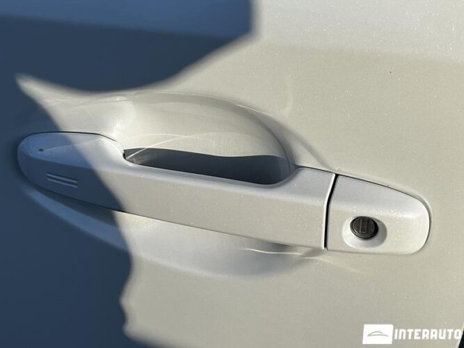 Toyota Auris 42 interauto-car