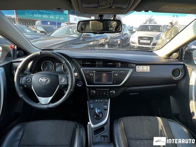 Toyota Auris 34 interauto-car