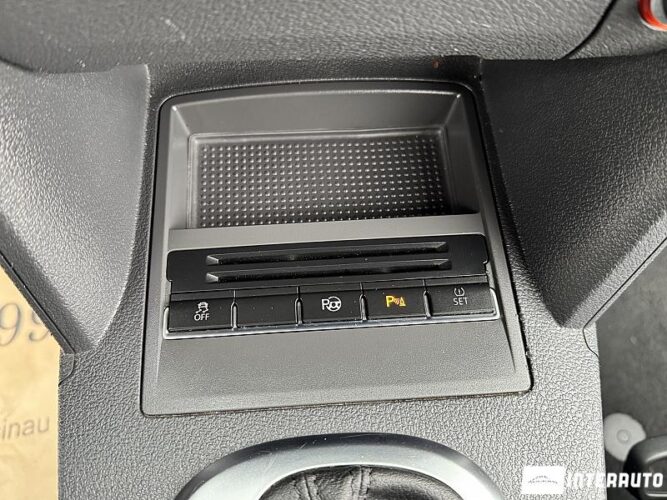 Volkswagen Touran 42 interauto-car