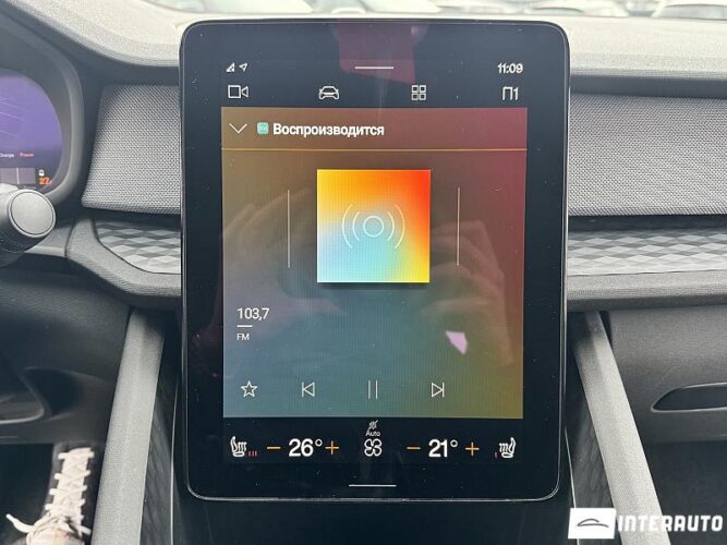 Volvo Polestar 2 39 interauto-car