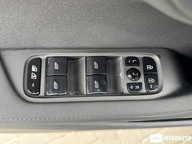 Volvo Polestar 2 46 interauto-car