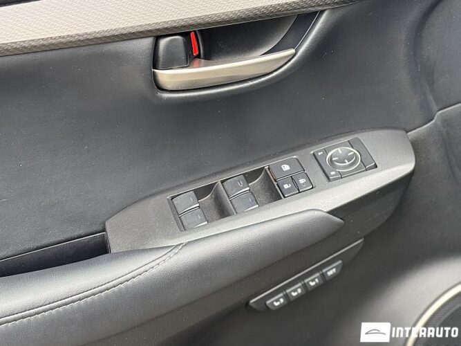 Lexus NX 200T 40 interauto-car