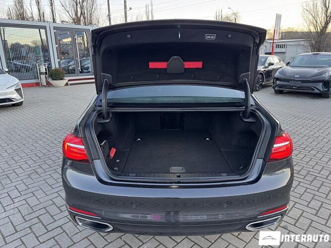 BMW 740e 70 interauto-car