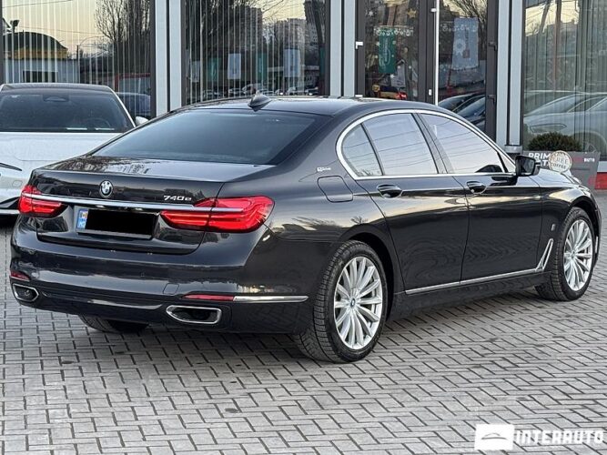 BMW 740e 43 interauto-car