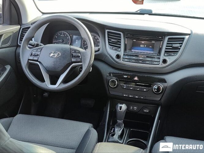 Hyundai Tucson 38 interauto-car