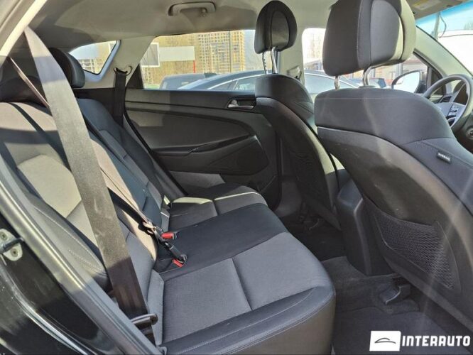 Hyundai Tucson 37 interauto-car