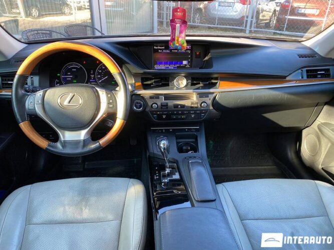 Lexus ES 300h 41 interauto-car
