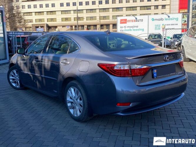Lexus ES 300h 36 interauto-car