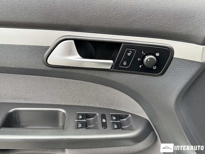 Volkswagen Touran 48 interauto-car