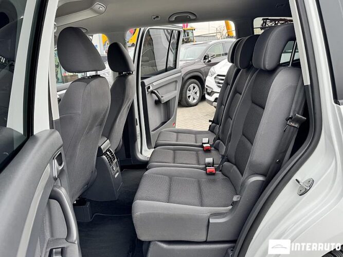 Volkswagen Touran 44 interauto-car