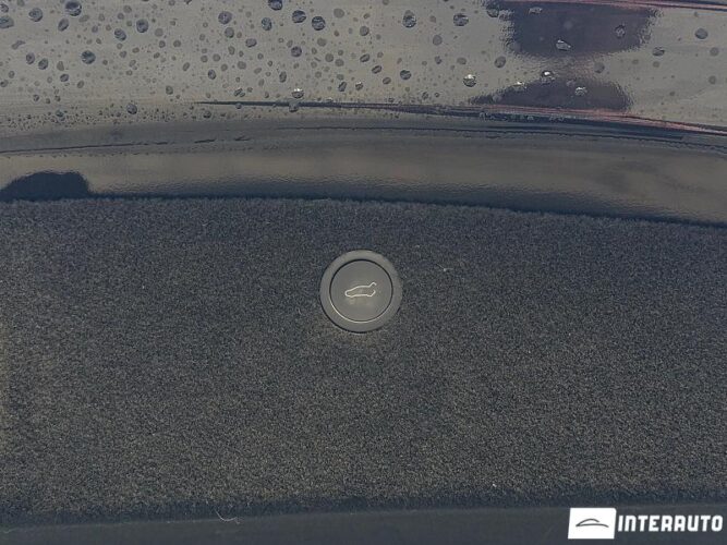 Tesla Model X 59 interauto-car