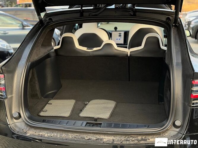 Tesla Model X 58 interauto-car