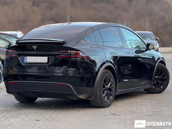 Tesla Model X 38 interauto-car