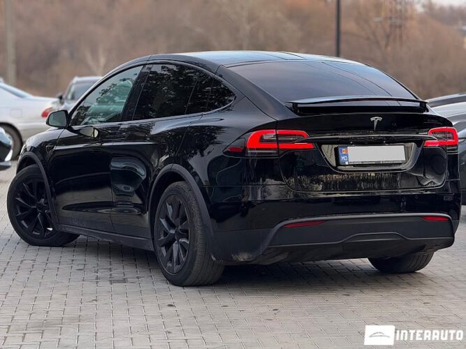 Tesla Model X 40 interauto-car