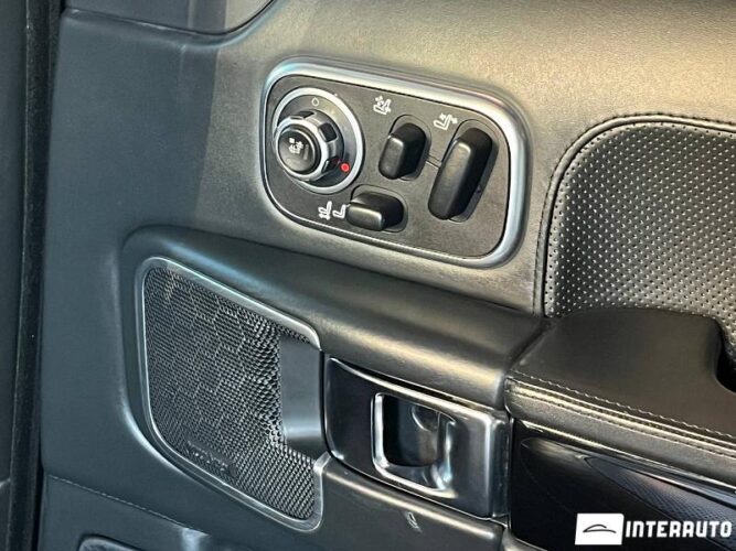 Land Rover Range Rover Vogue 50 interauto-car