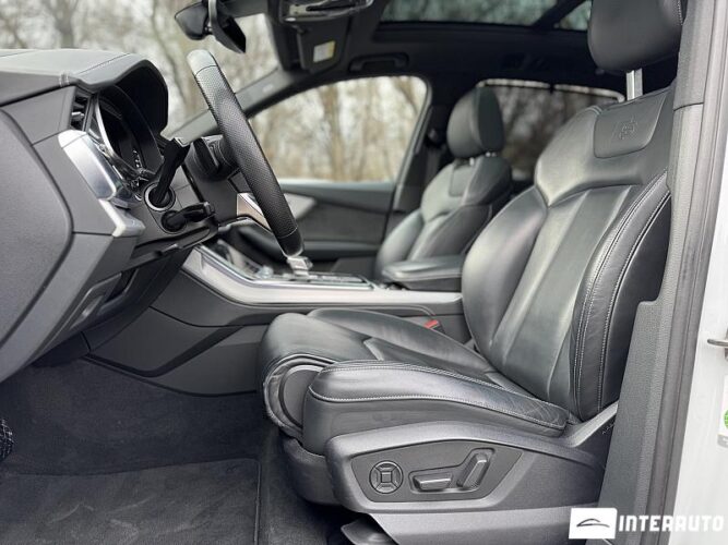 Audi Q7 44 interauto-car