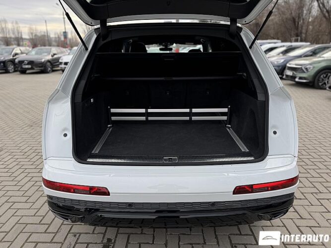 Audi Q7 40 interauto-car