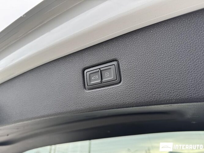 Audi Q7 41 interauto-car