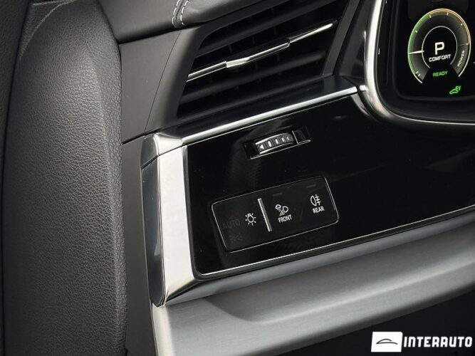 Audi Q7 48 interauto-car