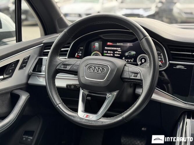 Audi Q7 49 interauto-car