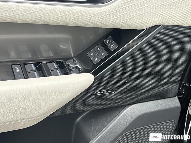 Land Rover Range Rover Velar 41 interauto-car