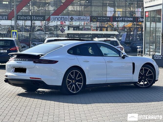 Porsche Panamera 40 interauto-car